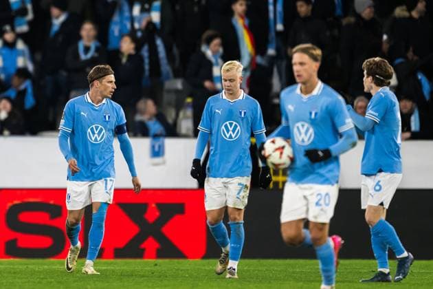 250123 Jens Stryger Larsen and Otto Rosengren of Malmö FF looks dejected during the UEFA Europa League football match between Malmö FF and Twente on January 23, 2025 in Malmö Photo Petter Arvidson BILDBYRAN kod PA PA0962 fotboll football soccer fotball uefa europa league europa league malmö ff twente bbeng depp  Copyright: PETTERxARVIDSON BB250123PA133