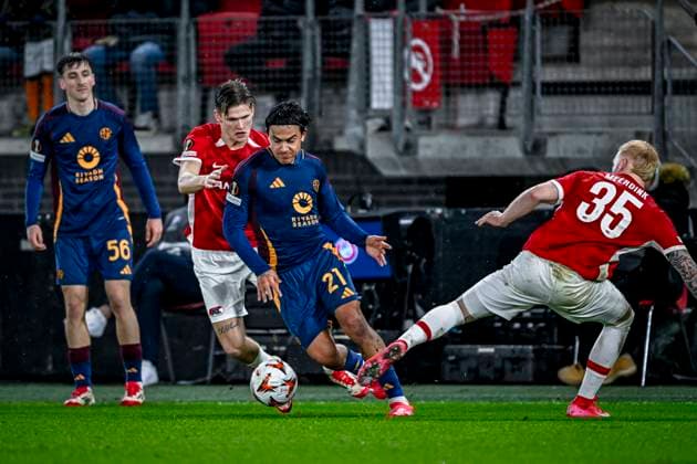 AS Roma forwarder Paulo Dybala, during the match AZ Roma at the AZ Stadium for the UEFA Europa League League phase Matchday 7 season 2024 2025 in ALKMAAR, Netherlands on 23 januari 2025, photo by Stefan Koops EYE4images DeFodi Images Defodi 746 210217 Defodi-746