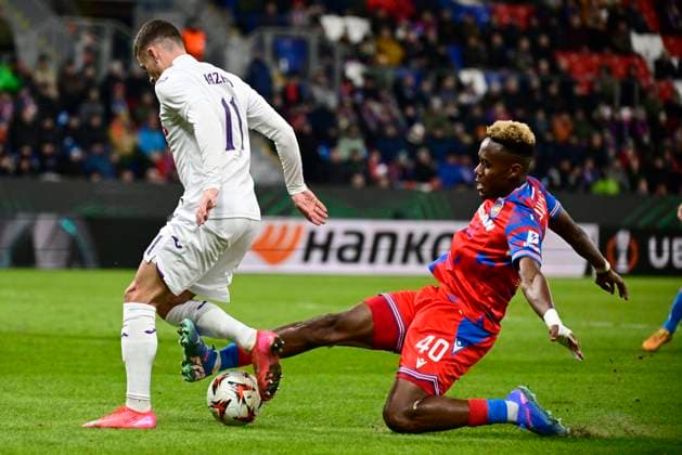 Viktoria Plzen v RSC Anderlecht - UEFA Europa League PLZEN, CZECH REPUBLIC - JANUARY 23 : Hazard Thorgan midfielder of RSC Anderlecht and Dweh Sampson defender of Viktoria Pilsen during the UEFA Europa League 2024 25 League Phase MD7 match between Viktoria Plzen and RSC Anderlecht on January 23, 2025 in Plzen, Czech Republic, 23 01 2025 Plzen Czech Republic  Copyright: xPeterxDexVoechtx
