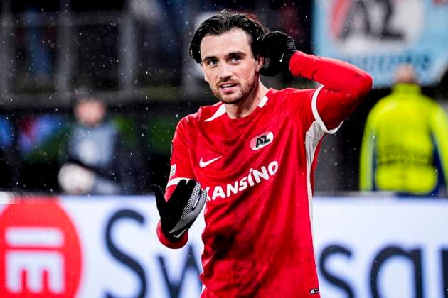 2025-01-23 AZ v AS Roma - UEFA Europa League 2024 25 League Phase MD7 ALKMAAR, NETHERLANDS - JANUARY 23: Troy Parrot of AZ celebrates after scoring his teams first goal during the UEFA Europa League 2024 25 League Phase MD7 match between AZ and AS Roma at AFAS Stadion on January 23, 2025 in Alkmaar, Netherlands. Alkmaar AFAS Stadion Netherlands Content not available for redistribution in The Netherlands directly or indirectly through any third parties. Copyright: xEdxvanxdexPolx