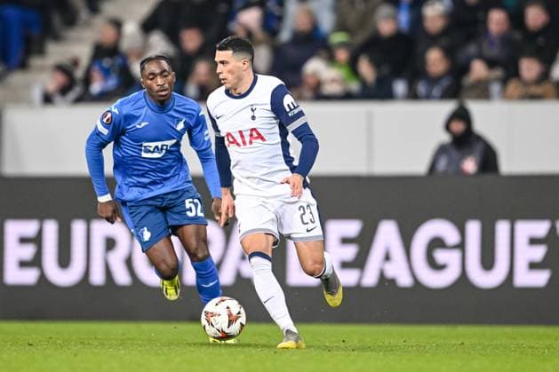 David Mokwa TSG 1899 Hoffenheim and Pedro Porro Tottenham Hotspur battle for the ball during the UEFA Europa League 2024 25 League Phase MD7 match between TSG 1899 Hoffenheim v Tottenham Hotspur at PreZero Arena on January 23, 2025 in Hoffenheim, Germany Photo by Harry Langer DeFodi Images Defodi 541 TSGTOT20250123 67 Defodi-541
