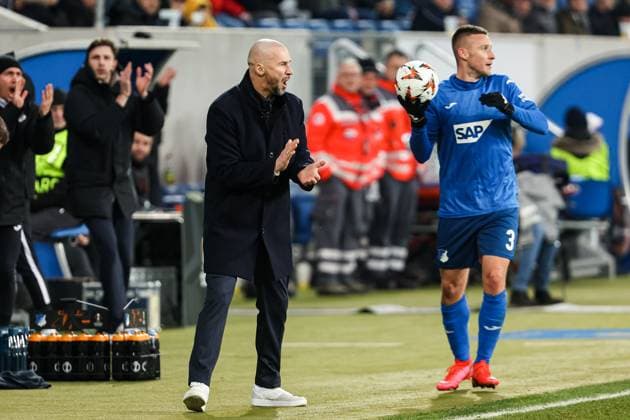Christian Ilzer TSG 1899 Hoffenheim, Head Coach on the touchline GER, TSG 1899 Hoffenheim vs Tottenham Hotspur, Football, UEFA Europa League, Matchday 7, Season 2024 2025, 23 01 2025 DFL REGULATES PROHIBIT ANY USE OF PHOTOGRAPHS AS IMAGE SEQUENCES AND OR QUASI VIDEO GER, TSG 1899 Hoffenheim vs Tottenham Hotspur, Football, UEFA Europa League, Matchday 7, Season 2024 2025, 23 01 2025 Sinsheim Copyright: xEibner-Pressefoto RogerxBuerkex EP_RBE