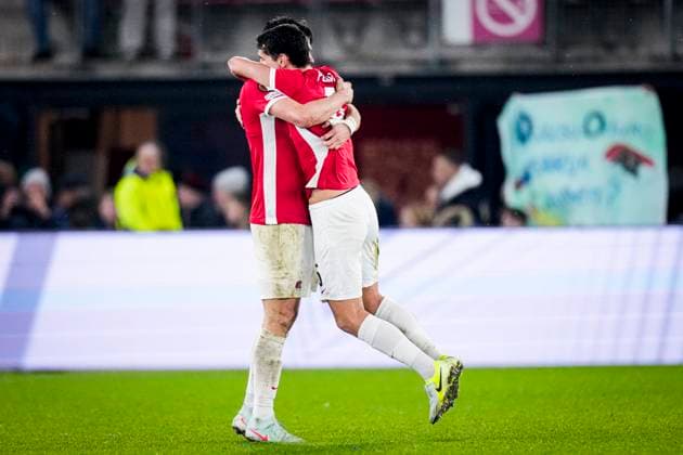 2025-01-23 AZ v AS Roma - UEFA Europa League 2024 25 League Phase MD7 ALKMAAR, NETHERLANDS - JANUARY 23: Wouter Goes of AZ and Alexandre Penetra of AZ celebrates their sides win after the UEFA Europa League 2024 25 League Phase MD7 match between AZ and AS Roma at AFAS Stadion on January 23, 2025 in Alkmaar, Netherlands. Alkmaar AFAS Stadion Netherlands Content not available for redistribution in The Netherlands directly or indirectly through any third parties. Copyright: xEdxvanxdexPolx