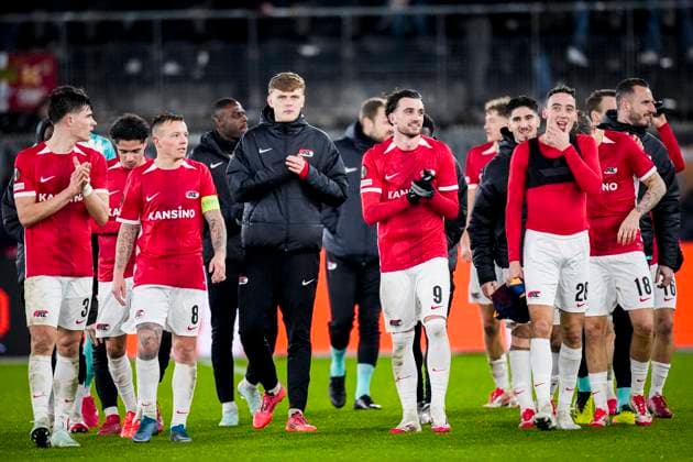 2025-01-23 AZ v AS Roma - UEFA Europa League 2024 25 League Phase MD7 ALKMAAR, NETHERLANDS - JANUARY 23: Players of AZ thanking fans for their support after the UEFA Europa League 2024 25 League Phase MD7 match between AZ and AS Roma at AFAS Stadion on January 23, 2025 in Alkmaar, Netherlands. Alkmaar AFAS Stadion Netherlands Content not available for redistribution in The Netherlands directly or indirectly through any third parties. Copyright: xEdxvanxdexPolx