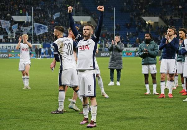 23 01 2025, xmohx, Football UEFA Europa League, TSG 1899 Hoffenheim Tottenham Hotspur emspor, v l James Maddison Tottenham celebrates victory DFL DFB REGULATIONS PROHIBIT ANY USE OF PHOTOGRAPHS as IMAGE SEQUENCES and or QUASI VIDEO Sinsheim