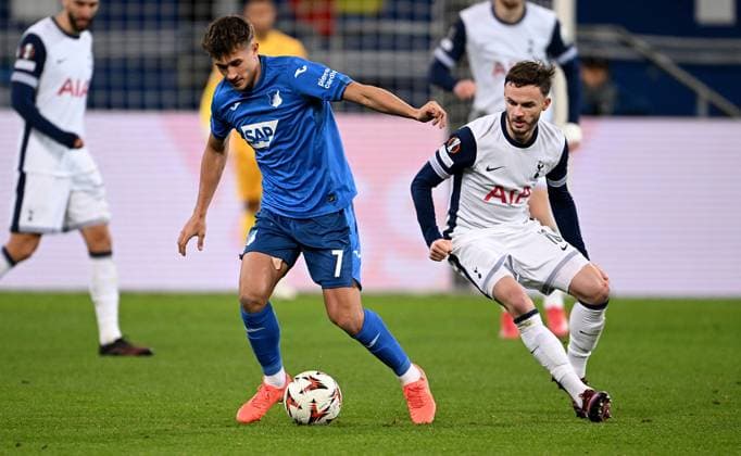 FOOTBALL EUROPE LEAGUE SEASON 2024 2025 Preliminary Round 7 Matchday TSG 1899 Hoffenheim Tottenham Hotspur 23 01 2025 Tom Bischof left, TSG 1899 Hoffenheim v James Maddison right, Tottenham Hotspur