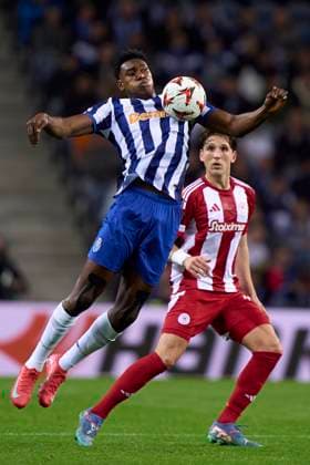 FC Porto v Olympiacos El Pireo - UEFA Europa League 2024 25 League Phase MD7 Samu Aghehowa of FC Porto controls the ball during the UEFA Europa League match between FC Porto and Olympiacos El Pireo at Estadio Do Dragao in Porto, Portugal, on January 23, 2025. Porto, Portugal Portugal  Copyright: xJosexManuelxAlvarezxReyx originalFilename:alvarezrey-notitle250123_npFis.jpg