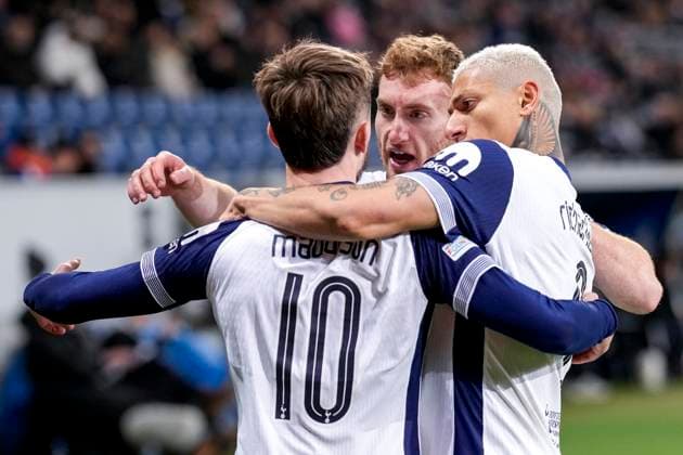 from left James Maddison Tottenham, 10 , Dejan Kulusevski Tottenham, 21 , Richarlison de Andrade Tottenham, 9 , Tottenham Hotspur players, celebrate the goal, celebrate the goal, goal, celebration, celebrates the goal, joy, joy, optimistic, positive, game scene, highlight, action, 23 01 2025, Sinsheim Germany , football, UEFA Europa League, group stage, TSG 1899 Hoffenheim Tottenham Hotspur, EVENT REGULATIONS PROHIBIT ANY USE OF PHOTOGRAPHS AS IMAGE SEQUENCES AND OR QUASI VIDEO xozx