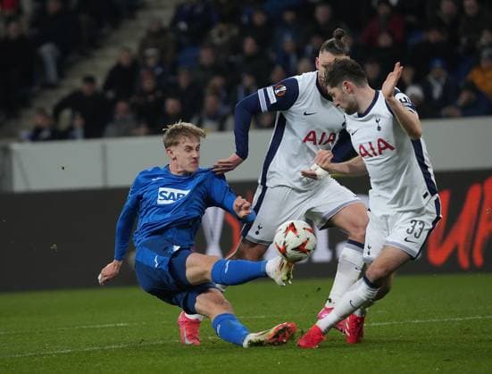 Europa League, TSG 1899 Hoffenheim vs Tottenham Hotspur 23 01 2025, PreZero Arena, Sinsheim, Europa League, TSG 1899 Hoffenheim vs Tottenham Hotspur , pictured Max Moerstedt Hoffenheim , Radu Dragusin Tottenham , Ben Davies Tottenham nordphotoxGmbHx xBratic nph00250