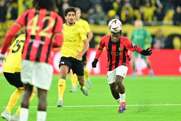 BORAS, SWEDEN 20250123 Elfsborgs Ahmed Qasem against Nices Issiaga Camara during Thursdays UEFA Europa League first leg match between IF Elfsborg and OGC Nice at Boras arena BORAS SWEDEN x9200x  Copyright: xBjörnxLarssonxRosvall TTx UEFA EUROPA LEAGUE ELFSBORG-NICE