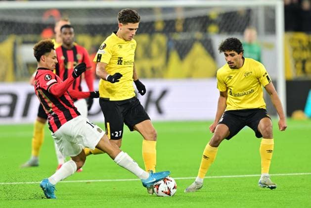 BORAS, SWEDEN 20250123 Nice s Sofiane Diop against Elfsborg s Besfort Zeneli during Thursday s regular season match in the UEFA Europa League in football between IF Elfsborg and OGC Nice at Boras Arena in Boras, Sweden January 23, 2025 BORAS SWEDEN x9200x  Copyright: xBjörnxLarssonxRosvall TTx UEFA EUROPA LEAGUE ELFSBORG-NICE