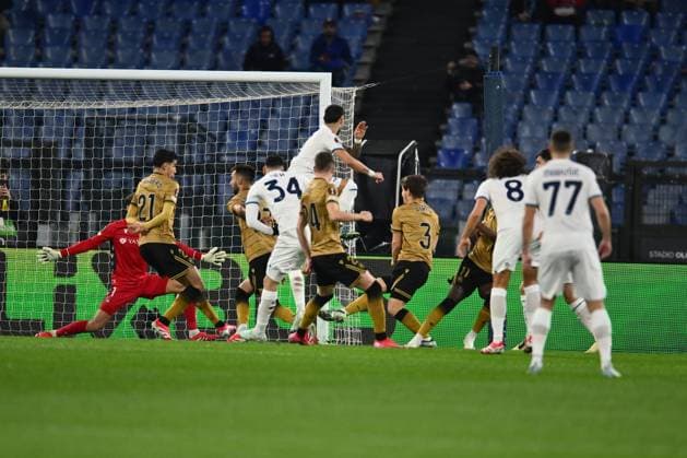 Mario Gila of S.S. Lazio scores the goal for 1-0 during the UEFA Europa League 2024 25 League Phase MD7 match between S.S. Lazio and Real Sociedad at Olympic Stadium on January 23, 2025 in Rome, Italy.  Copyright: xDomenicoxCippitelli IPAxSportx xipa-agency.netx xx IPA_53254776 IPA_Agency_IPA53254776