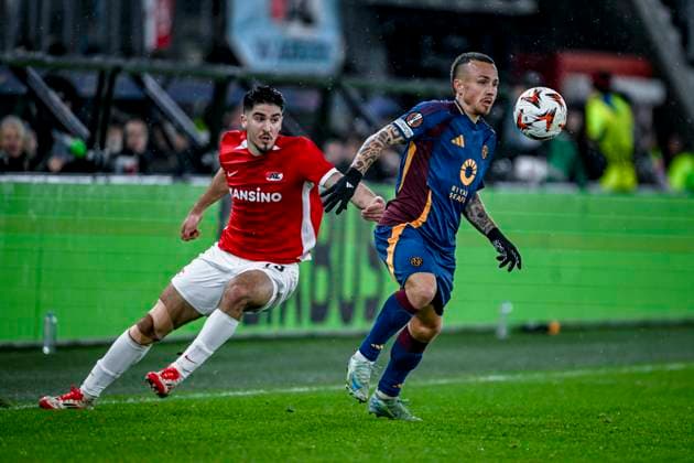 AZ forwarder Mayckel Lahdo, AS Roma defender Angelino, during the match AZ Roma at the AZ Stadium for the UEFA Europa League League phase Matchday 7 season 2024 2025 in ALKMAAR, Netherlands on 23 januari 2025, photo by Stefan Koops EYE4images DeFodi Images Defodi 746 210306 Defodi-746
