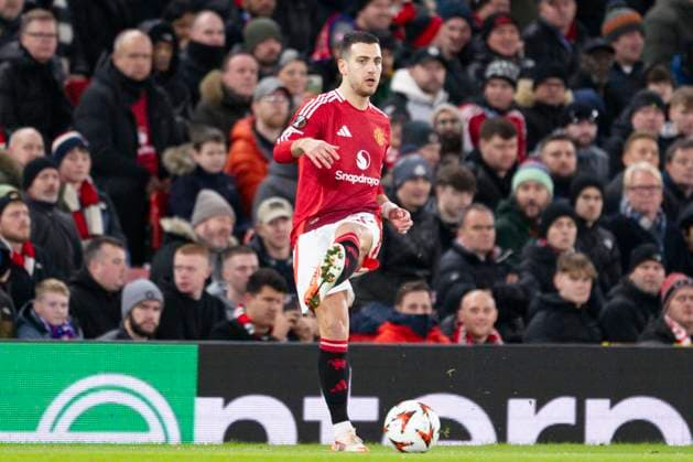 Old Trafford MANCHESTER, ENGLAND - JANUARY 23: Diogo Dalot of Manchester Utd. passes the ball during the UEFA Europa League 2024 25 League Phase MD7 match between Manchester United, ManU FC and Rangers FC at Old Trafford on January 23, 2025 in Manchester, England. (Richard Callis SPP) Copyright: xRichardxCallisx xSPPx spp-en-RiCa-RC5_Manchester_Rangers_23Jan2025_EN003