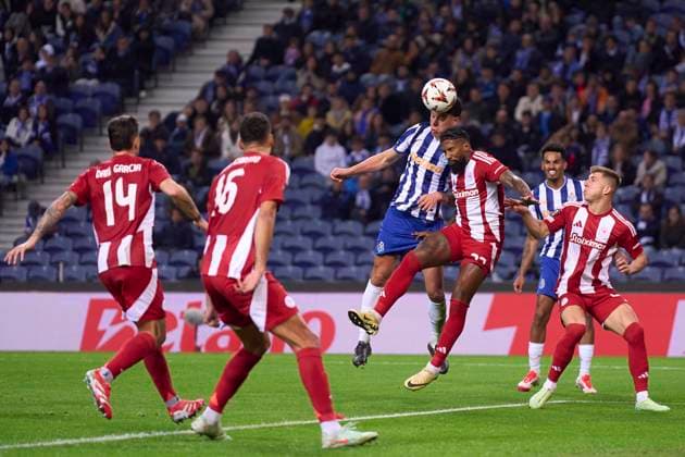 FC Porto v Olympiacos El Pireo - UEFA Europa League 2024 25 League Phase MD7 Nehuen Perez of FC Porto competes for the ball with Rodinei Marcelo de Almeida of Olympiacos El Pireo during the UEFA Europa League match between FC Porto and Olympiacos El Pireo at Estadio Do Dragao in Porto, Portugal, on January 23, 2025. Porto, Portugal Portugal  Copyright: xJosexManuelxAlvarezxReyx originalFilename:alvarezrey-notitle250123_npS5k.jpg