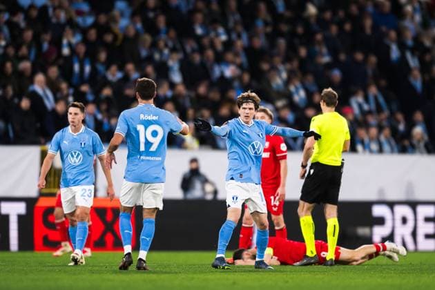 250123 Oliver Berg of Malmö FF during the UEFA Europa League football match between Malmö FF and Twente on January 23, 2025 in Malmö Photo Christoffer Borg Mattisson BILDBYRAN COP 261 PA0962 fotboll football soccer fotball uefa europa league europa league malmö ff twente bbeng  Copyright: CHRISTOFFERxBORGxMATTISSON BB250123CB111