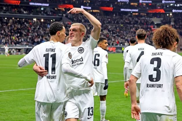 Frankfurt, Germany January 23, 2025 Europa League 2024 2025 Eintracht Frankfurt vs Ferencvarosi TC In the picture Rasmus Kristensen Frankfurt 2 from left celebrates the goal scorer Hugo Ekitike Frankfurt Deutsche Bank Park Hessen Copyright: xFotostandx xRacochax