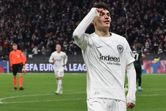 Goal celebration for 1 0 by scorer Can Yilmaz Uzun Eintracht Frankfurt , No 20 , Eintracht Frankfurt Ferencvaros Budapest , Football, UEFA Europa League , UEL, Season 2024 2025, Matchday 7, 23 01 2025,