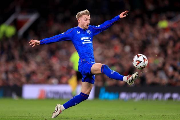 Manchester United gegen Rangers FC 23. Januar 2025 UEFA Europa League Manchester United gegen Rangers Ross McCausland von Rangers streckt sich, um den Ball zu kontrollieren Foto Simon Stacpoole Abseits Manchester UK  Copyright: xSimonxStacpoolexOffside