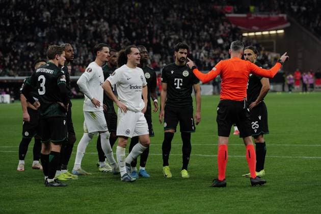 23 01 2025, xovx, Football UEFA Europa League, Eintracht Frankfurt Ferencvaros Budapest emspor, v l VAR Video Assistant Referee Referee Aleandro di Paolo Italy Referee Referee Referee Enea Jorgji Albania DFL DFB REGULATIONS PROHIBIT ANY USE OF PHOTOGRAPHS as IMAGE SEQUENCES and or QUASI VIDEO Frankfurt am Main