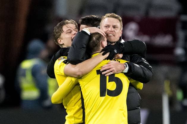 250123 Head coach Oscar Hiljemark of Elfsborg celebrates with Gottfrid Rapp and Simon Hedlund after the Europa League football match between Elfsborg and Nice on January 23, 2025 in Boras Photo Jörgen Jarnberger BILDBYRAN COP 112 JJ0433 fotboll football soccer fotball uefa europa league europa league elfsborg nice bbeng jubel  Copyright: JÖRGENxJARNBERGER BB250123JJ058