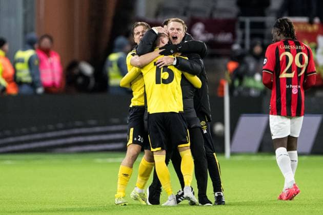 250123 Head coach Oscar Hiljemark of Elfsborg celebrates with Gottfrid Rapp and Simon Hedlund after the Europa League football match between Elfsborg and Nice on January 23, 2025 in Boras Photo Jörgen Jarnberger BILDBYRAN COP 112 JJ0433 fotboll football soccer fotball uefa europa league europa league elfsborg nice bbeng jubel  Copyright: JÖRGENxJARNBERGER BB250123JJ059