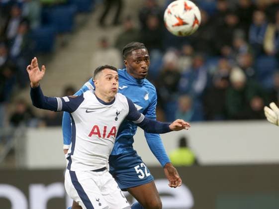 David Mokwa Hoffenheim, right heads in the goal to make it 2 3 for Hoffenheim Sport Football Europa League Season 24 25 TSG 1899 Hoffenheim Tottenham Hotspur , Matchday 7, 23 01 2025