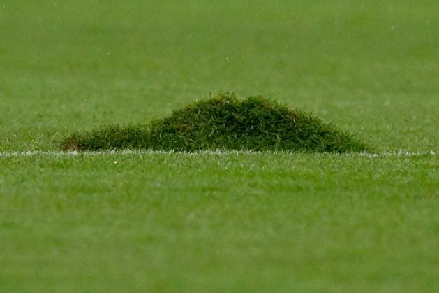 23 01 2025, xjhx, Football UEFA Europa League, Eintracht Frankfurt Ferencvaros Budapest emspor, v l damaged turf DFL DFB REGULATIONS PROHIBIT ANY USE OF PHOTOGRAPHS as IMAGE SEQUENCES and or QUASI VIDEO Frankfurt am Main