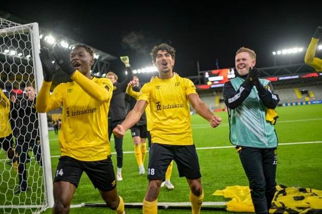 BORAS, SWEDEN 20250123 Elfsborgs Jalal Abdullai, Ahmed Qasem and Eggert Aron Gudmundsson celebrate the victory over Nice in Thursdays UEFA Europa League first leg soccer match between IF Elfsborg and OGC Nice at Boras arena BORAS SWEDEN x9200x  Copyright: xBjörnxLarssonxRosvall TTx UEFA EUROPA LEAGUE ELFSBORG-NICE