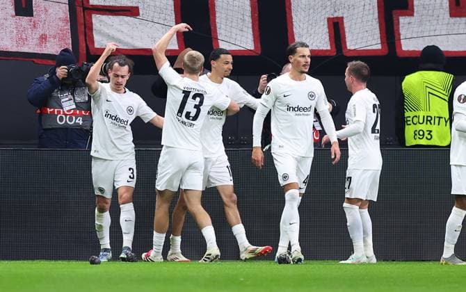 23 01 2025, Football UEFA Europa League, Eintracht Frankfurt Ferencvarosi TC, emonline, emspor, v l , Goal celebration to 2 0 by Hugo Ekitike Eintracht Frankfurt , Arthur Theate Eintracht Frankfurt , Goal celebration, celebrate the goal DFL DFB REGULATIONS PROHIBIT ANY USE OF PHOTOGRAPHS AS IMAGE SEQUENCES AND OR QUASI VIDEO xdcx Copyright: HMBxMedia Claus