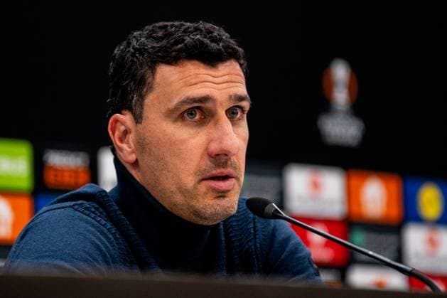 ALKMAAR, NETHERLANDS - JANUARY 23: AZ Alkmaar head coach Maarten Martens attends a press conference, PK, Pressekonferenz after the UEFA Europa League 2024 25 League Phase MD7 match between AZ and AS Roma at AZ Stadion on January 23, 2025 in Alkmaar, Netherlands. (Photo by Rene Nijhuis) SPO  Copyright: xRenexNijhuis