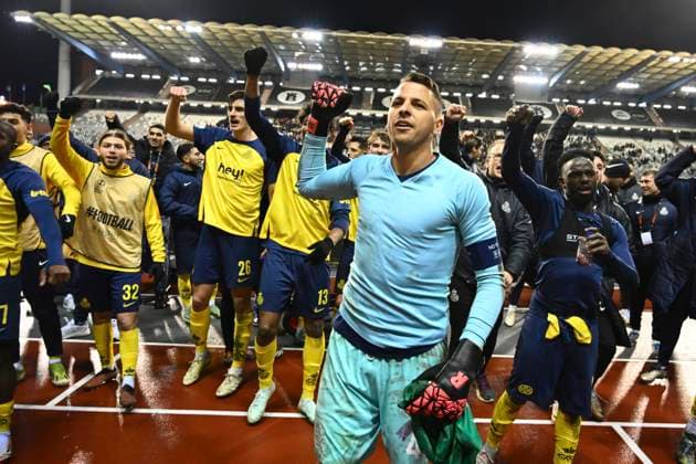 Royale Union Saint-Gilloise v Braga - UEFA Europa League BRUSSELS, BELGIUM - JANUARY 23 : Moris Anthony goalkeeper of Royale Union Saint-Gilloise celebrates the victory after the UEFA Europa League 2024 25 League Phase MD7 match between Royale Union Saint-Gilloise and Braga on January 23, 2025 in Brussels, Belgium, 23 01 2025 Brussels Belgium  Copyright: xVincentxKalutx
