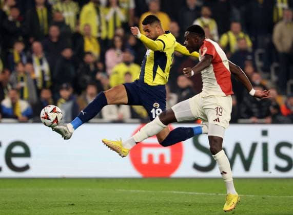 UEFA Europa League - Fenerbahce vs Olympique Lyonnais Moussa Niakhaté of Olympique in action with Yusuf en-Nesyri of Fenerbahce during the UEFA Europa League 2024 25 League Phase MD7 match between Fenerbahce SK and Olympique Lyonnais at on January 23, 2025 in Istanbul, Turkey. Photo by Huseyin Yavuz DIA images ABACAPRESS.COM Istanbul Turkey  Copyright: xDIAxImages ABACAx