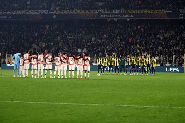 UEFA Europa League - Fenerbahce vs Olympique Lyonnais Team of Olympique and team of Fenerbahce during the UEFA Europa League 2024 25 League Phase MD7 match between Fenerbahce SK and Olympique Lyonnais at on January 23, 2025 in Istanbul, Turkey. Photo by Huseyin Yavuz DIA images ABACAPRESS.COM Istanbul Turkey  Copyright: xDIAxImages ABACAx