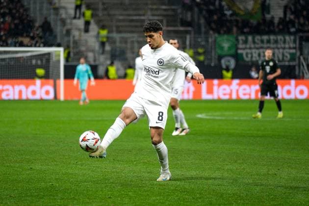 Fares Chaibi Eintracht Frankfurt, 08 on the ball, GER, Eintracht Frankfurt vs Ferencvaros Budapest, Football, UEFA Europa League, Matchday 7, Season 2024 25, 23 01 2025 GER, Eintracht Frankfurt vs Ferencvaros Budapest, Football, UEFA Europa League, Matchday 7, Season 2024 25, 23 01 2025 Frankfurt Copyright: xEibner-Pressefoto FlorianxWieganx EP_FWD