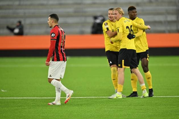 BORAS, SWEDEN 20250123 Nices Badredine Bouanani after losing, while Elfsborg celebrates, during Thursday s regular season match in the UEFA Europa League in football between IF Elfsborg and OGC Nice at Boras Arena in Boras, Sweden January 23, 2025 BORAS SWEDEN x9200x  Copyright: xBjörnxLarssonxRosvall TTx UEFA EUROPA LEAGUE ELFSBORG-NICE
