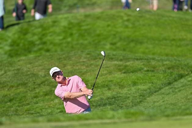 January 23, 2025: Justin Rose hits a shot from the rough on the 9th hole during the second round of the Farmers Insurance Open on Torrey Pines South Course in San Diego, California. CSM San Diego USA - ZUMAc04_ 20250123_zma_c04_062 Copyright: xJustinxFinex