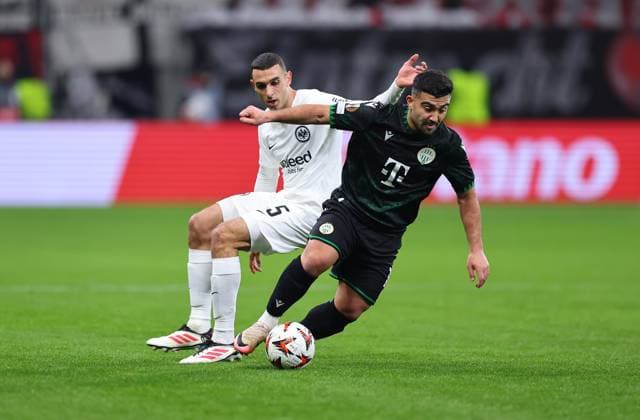 23 01 2025, Football UEFA Europa League, Eintracht Frankfurt Ferencvarosi TC, emonline, emspor, v l , Ellyes Skhiri Eintracht Frankfurt , Mohammed Abu Fani Ferencvarosi TC Budapest DFL DFB REGULATIONS PROHIBIT ANY USE OF PHOTOGRAPHS AS IMAGE SEQUENCES AND OR QUASI VIDEO xdcx Copyright: HMBxMedia Claus