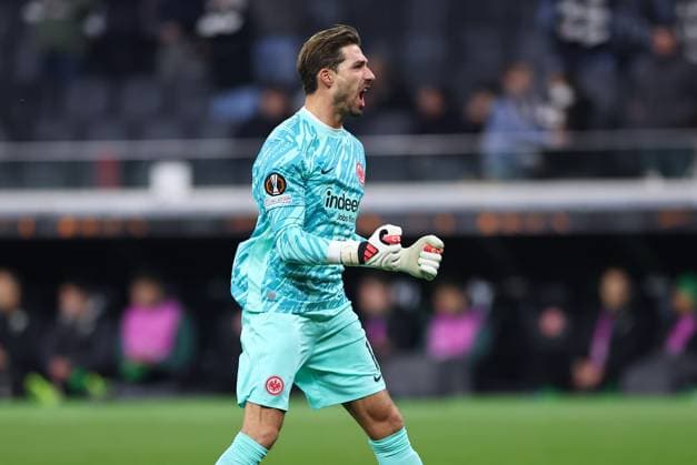 23 01 2025, Football UEFA Europa League, Eintracht Frankfurt Ferencvarosi TC, emonline, emspor, v l , Goalkeeper Kevin Trapp Eintracht Frankfurt jubilantly cheering for the goal to 1 0 by Can Uzun Eintracht Frankfurt DFL DFB REGULATIONS PROHIBIT ANY USE OF PHOTOGRAPHS AS IMAGE SEQUENCES AND OR QUASI VIDEO xdcx Copyright: HMBxMedia Claus