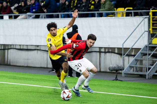 250123 Ahmed Qasem of Elfsborg and Tom Louchet of Nice during the Europa League football match between Elfsborg and Nice on January 23, 2025 in Boras Photo Jörgen Jarnberger BILDBYRAN COP 112 JJ0433 fotboll football soccer fotball uefa europa league europa league elfsborg nice bbeng  Copyright: JÖRGENxJARNBERGER BB250123JJ125