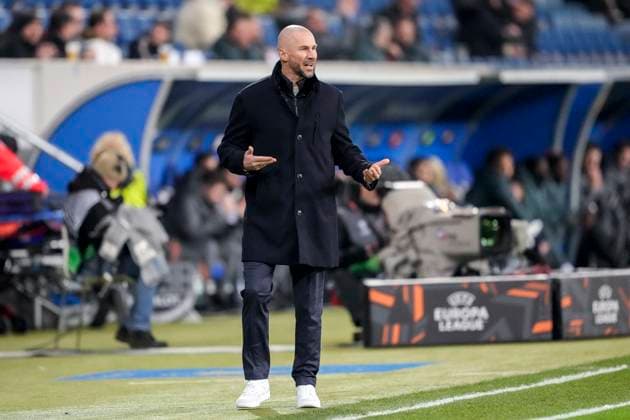 Christian Ilzer coach, head coach, Hoffenheim , gives instructions, gestures, gesticulates with arms, cropped, full body, single image, single photo, action, action, on the sidelines, 23 01 2025, Sinsheim Germany , football, UEFA Europa League, group stage, TSG 1899 Hoffenheim Tottenham Hotspur, DFB DFL REGULATIONS PROHIBIT ANY USE OF PHOTOGRAPHS AS IMAGE SEQUENCES AND OR QUASI VIDEO xozx