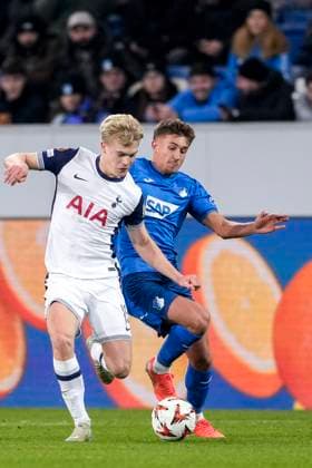 v li Lucas Bergvall Tottenham, 15 , Tom Bischof Hoffenheim, 7 , duel, duel, tackle, tackling, dynamics, action, action, 23 01 2025, Sinsheim Germany , football, UEFA Europa League, group stage, TSG 1899 Hoffenheim Tottenham Hotspur, DFB DFL REGULATIONS PROHIBIT ANY USE OF PHOTOGRAPHS AS IMAGE SEQUENCES AND OR QUASI VIDEO xozx