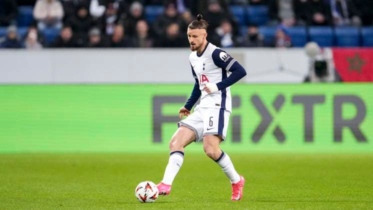 Radu Dragusin Tottenham, 6 , on the ball, cropped, full body, single image, single photo, action, action, 23 01 2025, Sinsheim Germany , football, UEFA Europa League, group stage, TSG 1899 Hoffenheim Tottenham Hotspur, DFB DFL REGULATIONS PROHIBIT ANY USE OF PHOTOGRAPHS AS IMAGE SEQUENCES AND OR QUASI VIDEO xozx