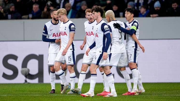 Tottenham Hotspur players, cheer about the goal to 0 2, cheer, goal celebration, celebrate the goal, goal, celebration, cheers about the goal, rejoice, joy, rejoices, optimistic, positive, game scene, highlight, Action, Action, 23 01 2025, Sinsheim Germany , Football, UEFA Europa League, Group Stage, TSG 1899 Hoffenheim Tottenham Hotspur, DFB DFL REGULATIONS PROHIBIT ANY USE OF PHOTOGRAPHS AS IMAGE SEQUENCES AND OR QUASI VIDEO xozx