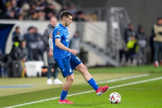 David Jurasek Hoffenheim, 19 , on the ball, cropped, full body, single image, single photo, action, action, 23 01 2025, Sinsheim Germany , football, UEFA Europa League, group stage, TSG 1899 Hoffenheim Tottenham Hotspur, DFB DFL REGULATIONS PROHIBIT ANY USE OF PHOTOGRAPHS AS IMAGE SEQUENCES AND OR QUASI VIDEO xozx