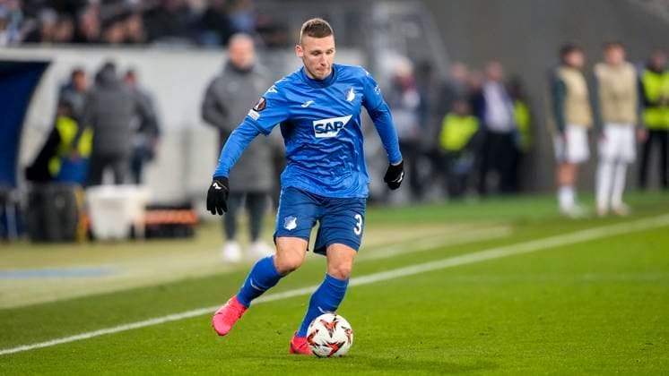Pavel Kaderabek Hoffenheim, 3 , on the ball, cropped, full body, single image, single photo, action, action, 23 01 2025, Sinsheim Germany , Football, UEFA Europa League, group stage, TSG 1899 Hoffenheim Tottenham Hotspur, DFB DFL REGULATIONS PROHIBIT ANY USE OF PHOTOGRAPHS AS IMAGE SEQUENCES AND OR QUASI VIDEO xozx