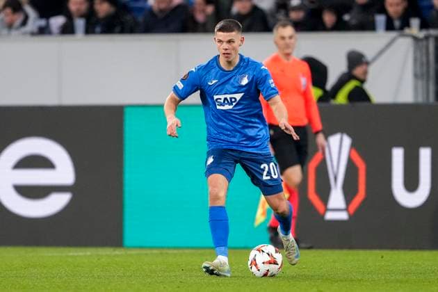 Finn Ole Becker Hoffenheim, 20 , on the ball, cropped, full body, single image, single photo, action, action, 23 01 2025, Sinsheim Germany , football, UEFA Europa League, group stage, TSG 1899 Hoffenheim Tottenham Hotspur, DFB DFL REGULATIONS PROHIBIT ANY USE OF PHOTOGRAPHS AS IMAGE SEQUENCES AND OR QUASI VIDEO xozx