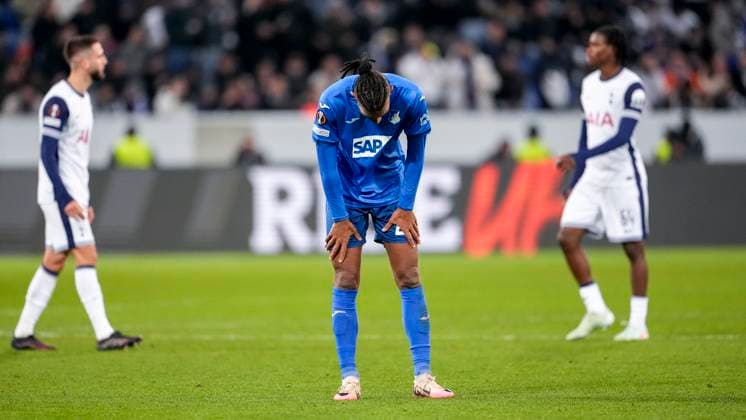 Kevin Akpoguma Hoffenheim, 25 , TSG 1899 Hoffenheim player, disappointed about the defeat, disappointment after the final whistle, highlight, loser, lost, frustration, disappointed, pessimistic, 23 01 2025, Sinsheim Germany , Football, UEFA Europa League, Group Stage, TSG 1899 Hoffenheim Tottenham Hotspur, DFB DFL REGULATIONS PROHIBIT ANY USE OF PHOTOGRAPHS AS IMAGE SEQUENCES AND OR QUASI VIDEO xozx