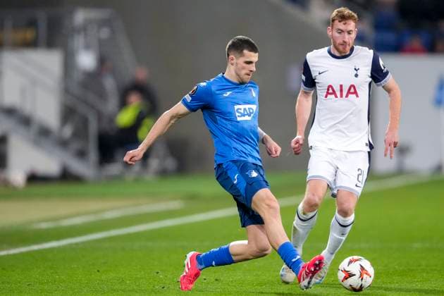 v li David Jurasek Hoffenheim, 19 , Dejan Kulusevski Tottenham, 21 , duel, duel, tackle, tackling, dynamics, action, action, 23 01 2025, Sinsheim Germany , football, UEFA Europa League, group stage, TSG 1899 Hoffenheim Tottenham Hotspur, DFB DFL REGULATIONS PROHIBIT ANY USE OF PHOTOGRAPHS AS IMAGE SEQUENCES AND OR QUASI VIDEO xozx