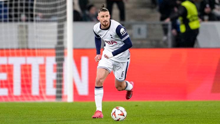 Radu Dragusin Tottenham, 6 , on the ball, cropped, full body, single image, single photo, action, action, 23 01 2025, Sinsheim Germany , Football, UEFA Europa League, group stage, TSG 1899 Hoffenheim Tottenham Hotspur, DFB DFL REGULATIONS PROHIBIT ANY USE OF PHOTOGRAPHS AS IMAGE SEQUENCES AND OR QUASI VIDEO xozx